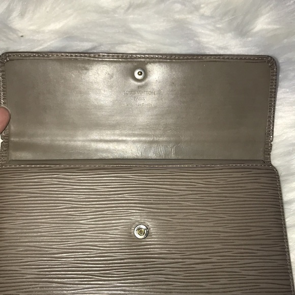AUTHENTIC EPI LOUIS VUITTON LONG PEPPERED COLORED SNAP WALLET - Picture 4 of 14